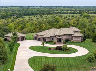 6413 SW Bayshore Dr, Topeka, KS 66610