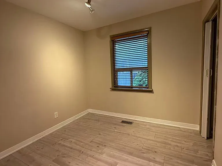 47 Beaverton Rd S — Photo 8