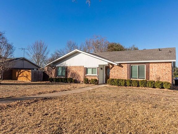 5th image of 3121 Royal Oaks Dr