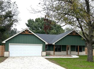 405 S 6th St, Grandview, TX 76050