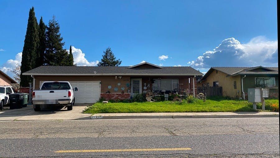 1st image of 12130 Kadota Ave
