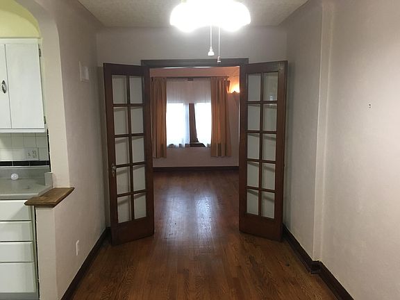 3rd image of 6062 Potomac St
