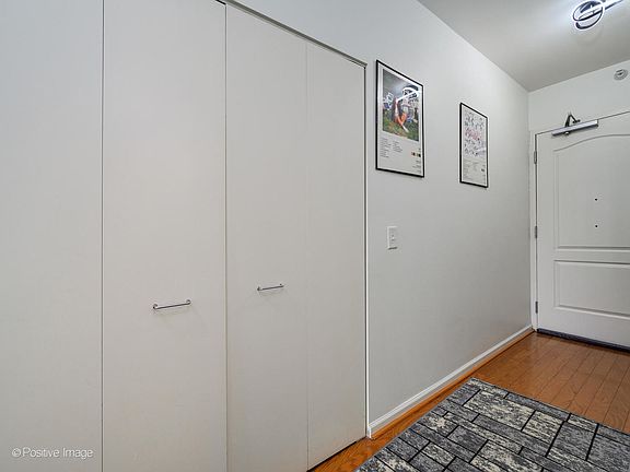 2nd image of 600 N Dearborn St APT 1705