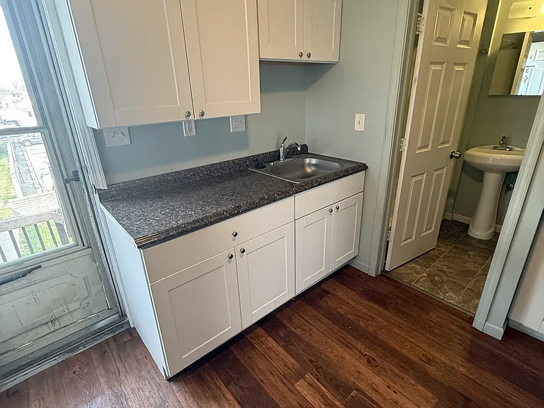1308 Hanford Ave — Photo 31