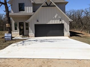 112 Lindsey Ln, Runaway Bay, TX 76426