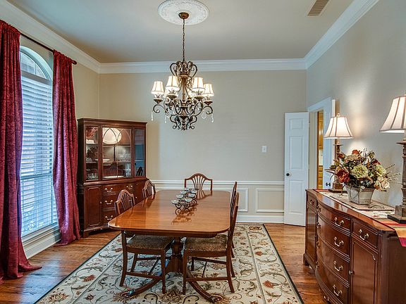 4th image of 304 Park Valley Dr