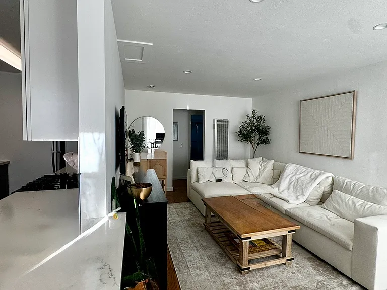 1600 San Carlos Ave #10 — Photo 13