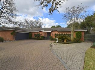 10326 Green Tree Rd, Houston, TX 77042