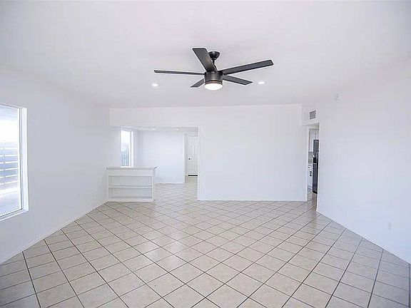 4th image of 1338 S 10th Ave
