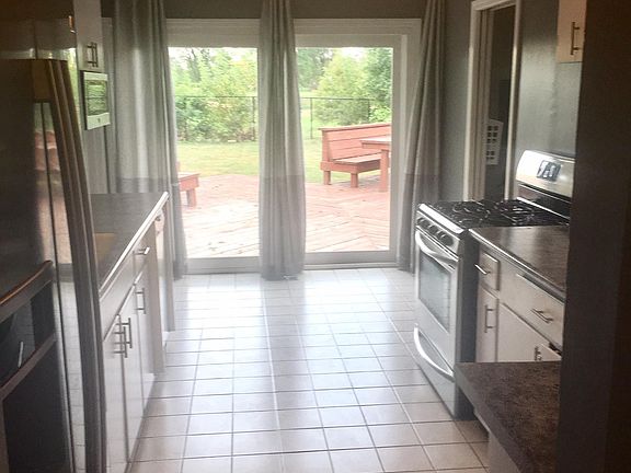 3rd image of 45 Bradley Ln