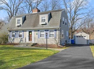 19 Deerfield Dr, Trumbull, CT 06611