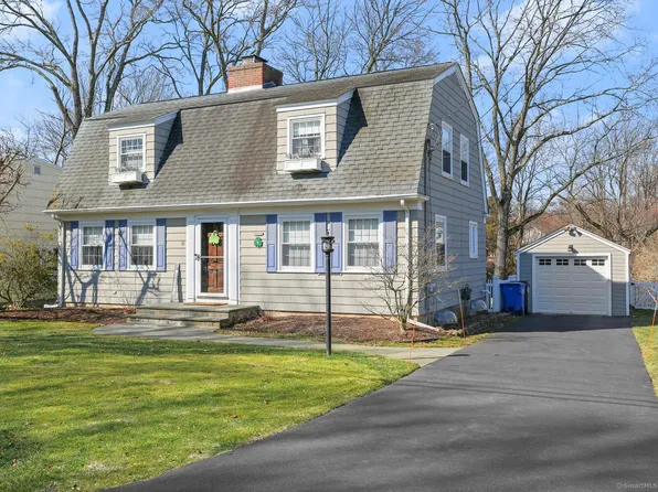 19 Deerfield Drive, Trumbull, CT 06611