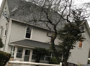 77 Maple St, Seymour, CT 06483