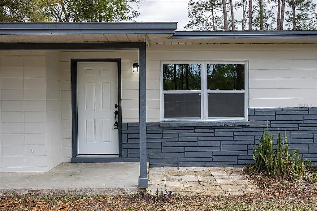 3 bed, 1295 sqft, $1,900 — Photo 4