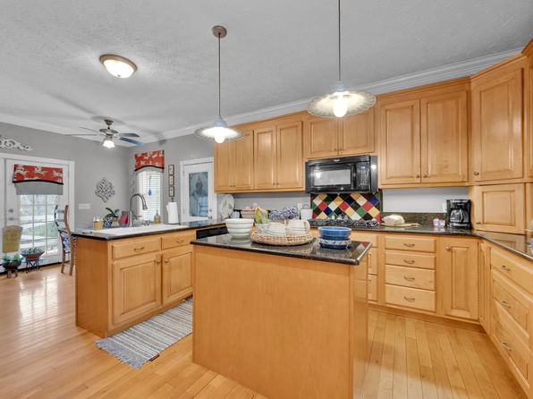 924 County Road 1193, Vinemont, AL 35179