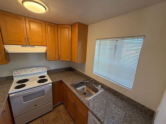 4th image of 1845 Robin Ln #0