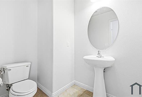 5th image of 10630 Lessona St