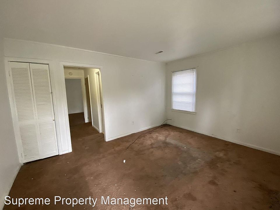 2nd image of 3007 N Euclid Ave