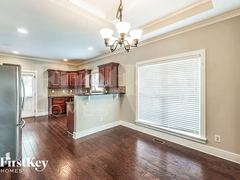 1016 Alford Ave — Photo 5