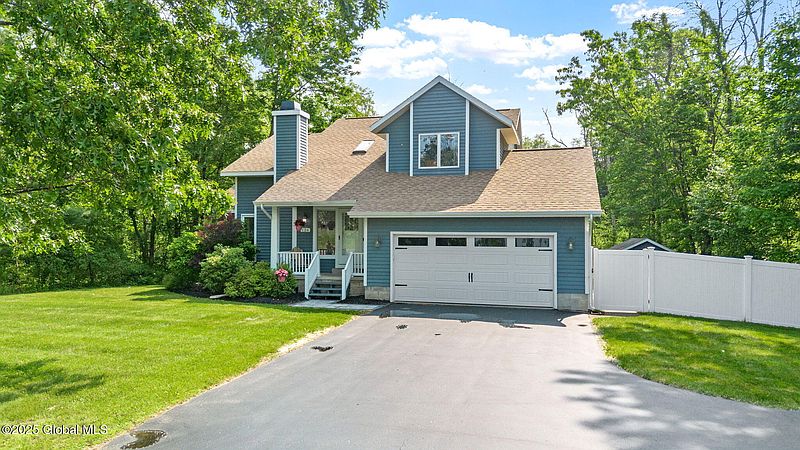 3rd image of 126 Eastline Road