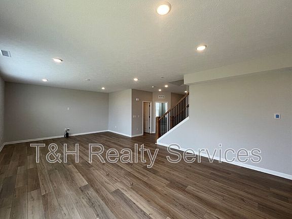 4th image of 16255 Showdown Rd