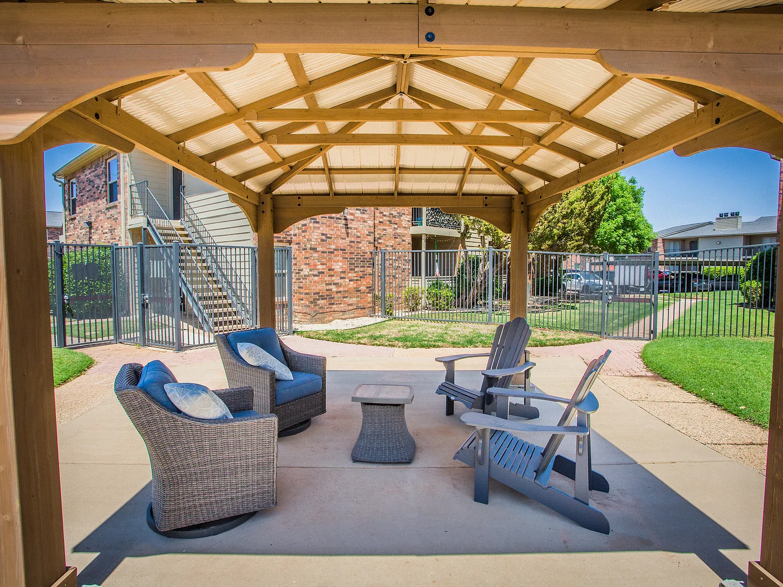 Saddlewood Apartments — Photo 4