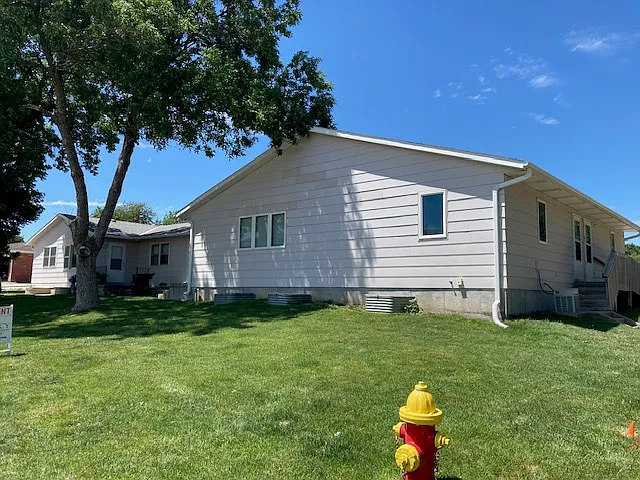 1705 University Dr