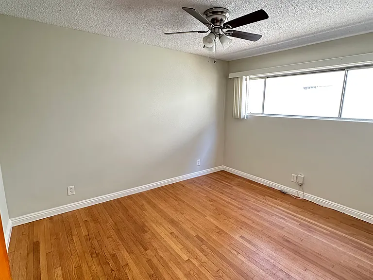 7333 Comstock Ave #101 — Photo 2