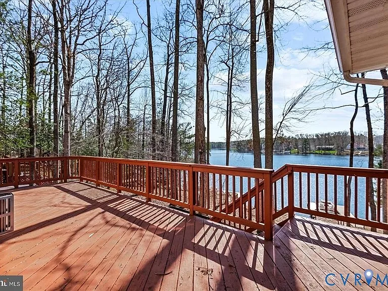 686 Lake Caroline Dr — Photo 11