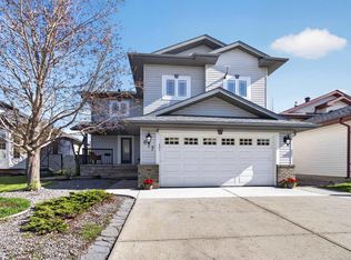 677 Meadowview Cres S, Strathcona County, AB T8H 1X9