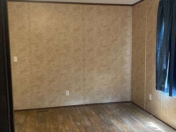 3rd image of 1615 Private Dr
