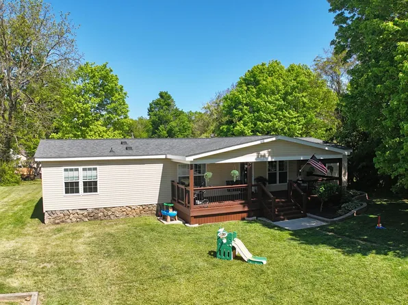 293 Holcombe Ave, New Castle, VA 24127