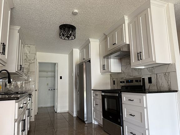 3rd image of 2506 Boyd Ave