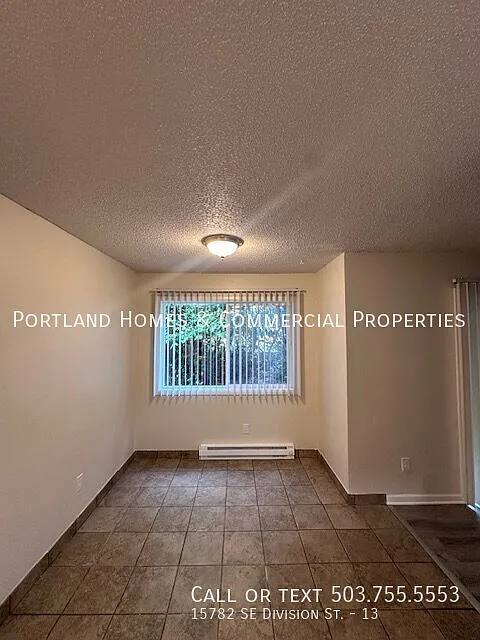 Charming Downstairs 2-Bed Oasis with Full Bath on SE Division - 836 Sq. Ft. of Portland Comfort! — Photo 4