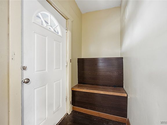 4th image of 44 Moreland St