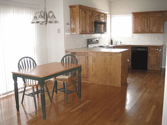 Large eat-in kitchen