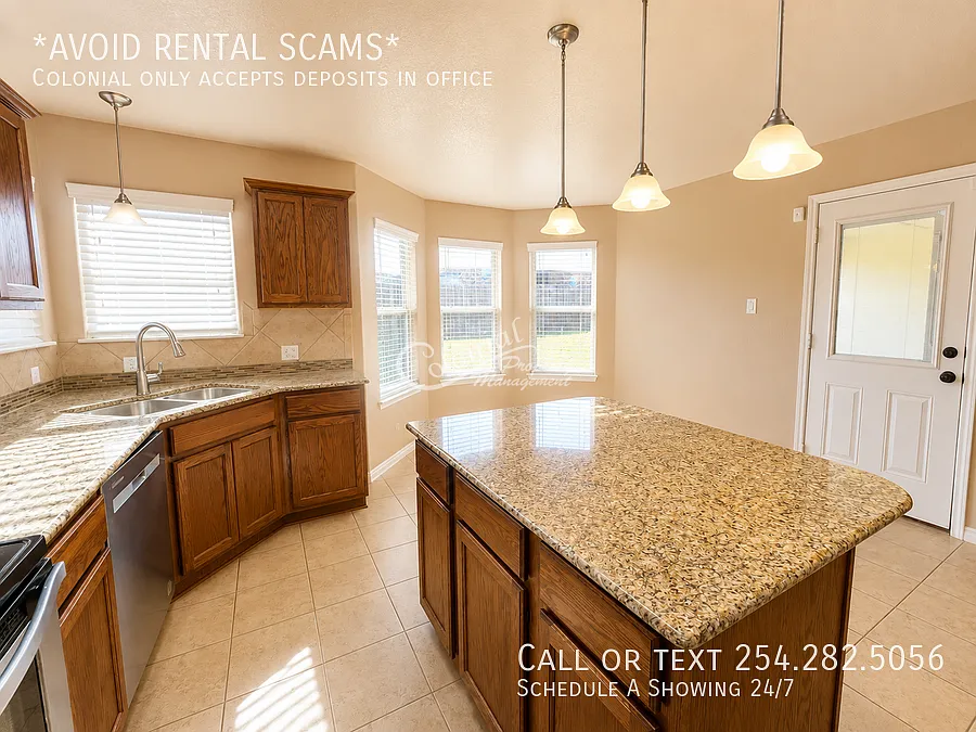 4 bed, 2.0 bath, 1947 sqft, $1,745 — Photo 4