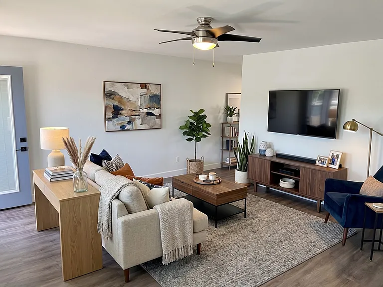 4320 N 27th St #8 — Photo 12