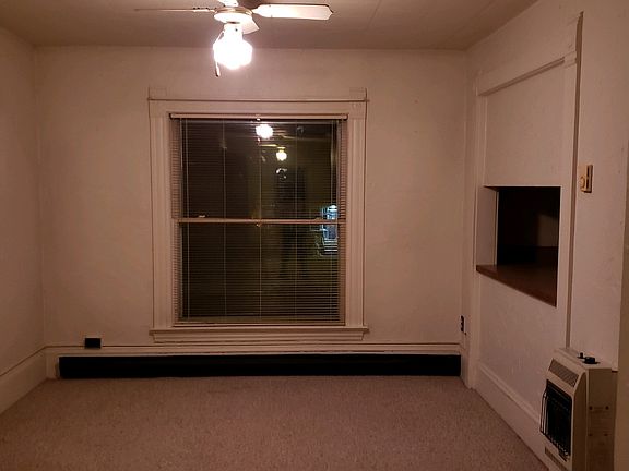 4th image of 1211 Valley Dr APT 2