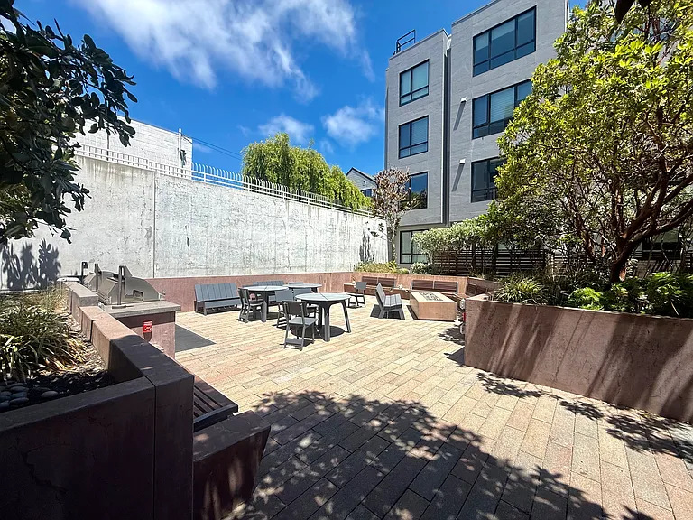 1300 22nd St #319 — Photo 11