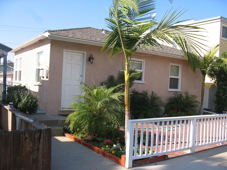 1st image of 923 Monterey Blvd