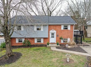 12818 Greenhall Dr, Woodbridge, VA 22192