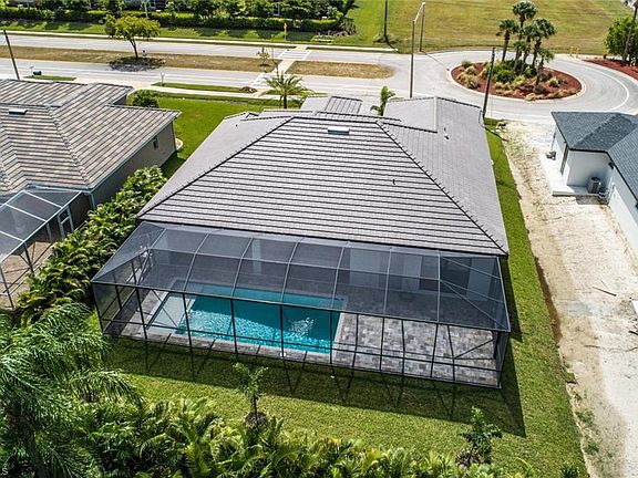4th image of 2847 Cape Coral Pkwy W