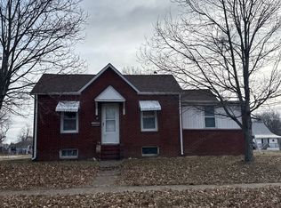 800 S Van Buren St, Litchfield, IL 62056