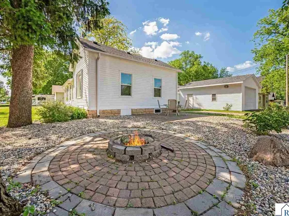 212 Main St E, Saint Clair, MN 56080