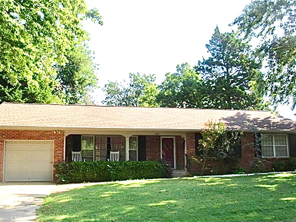 1st image of 2141 Fremont Dr
