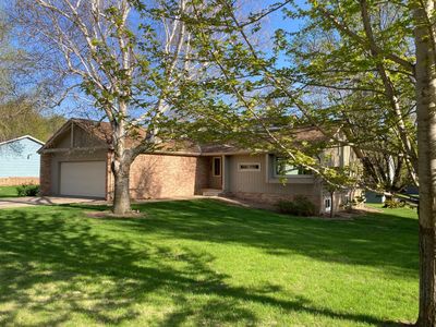 875 20th St, Windom, MN, 56101