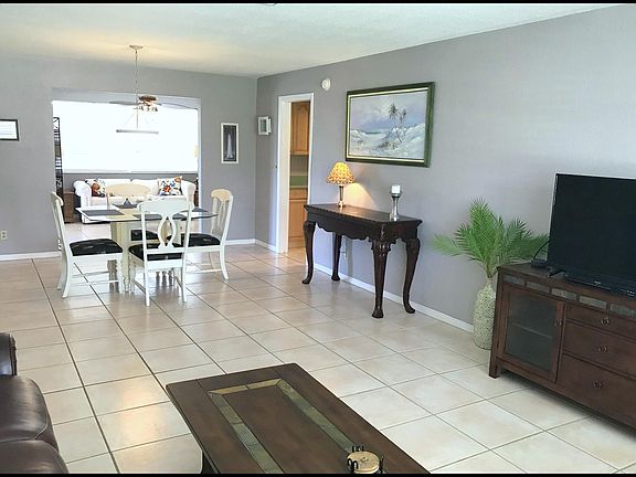 3rd image of 44 Kathy Dr
