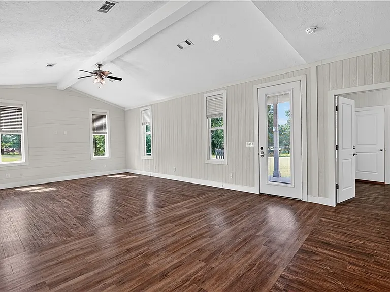 5444 Raymond Stotzer Pkwy — Photo 3