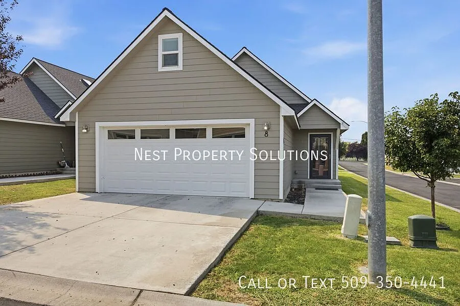 Beautiful 3-Bedroom Home in Gated Community — Photo 1